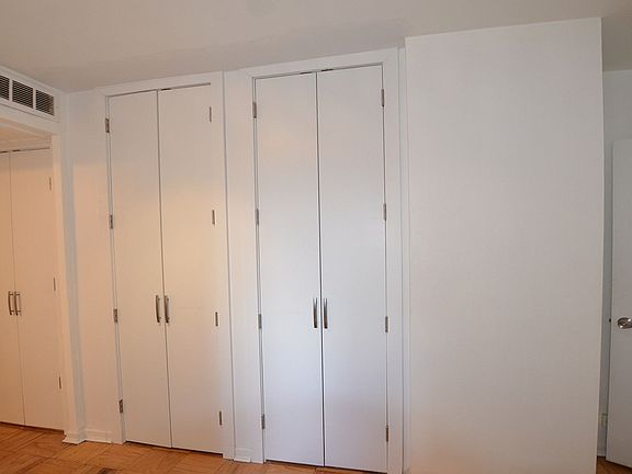 4th image of 159 W 53rd St APT 34A