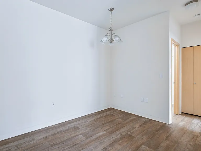 Abbey Rowe Apartments — Photo 21