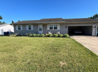 849 Apache Ln, Lowell, IN 46356
