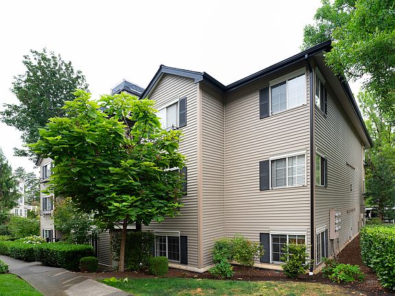 2nd image of 221 9th St Unit 1-C-104
