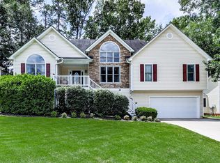 952 Taylors Farm Ct, Canton, GA 30115