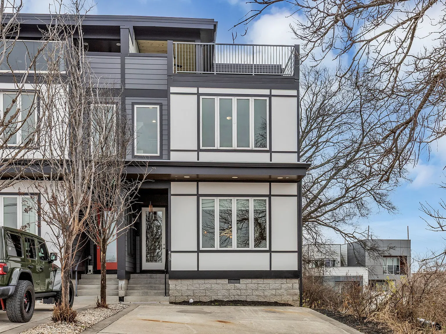 418 A 37th Avenue N - 1 — Photo 1
