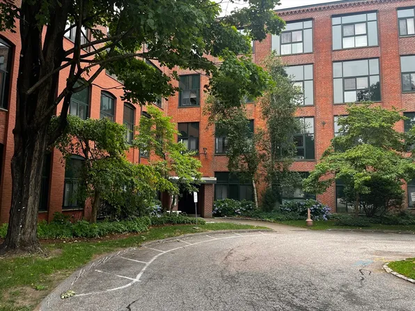 150 Rumford Ave APT 418, Mansfield, MA 02048