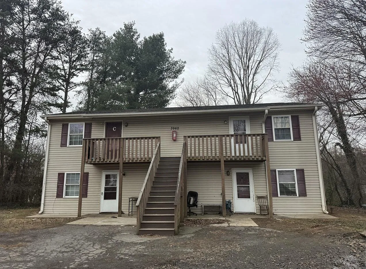 3960 Bradford Ct - 3960-A — Photo 4