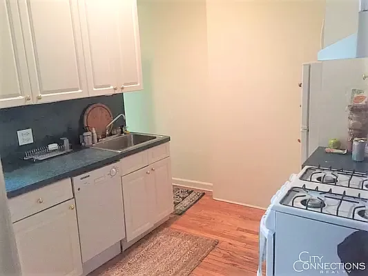 Rented by City Connections Realty | media 9