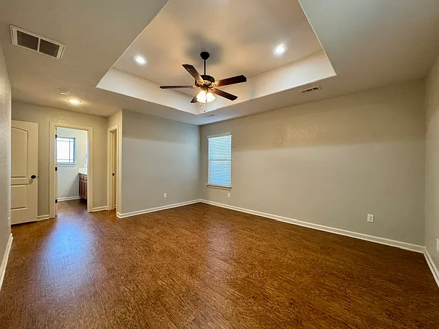 306 Lion Dr N — Photo 11