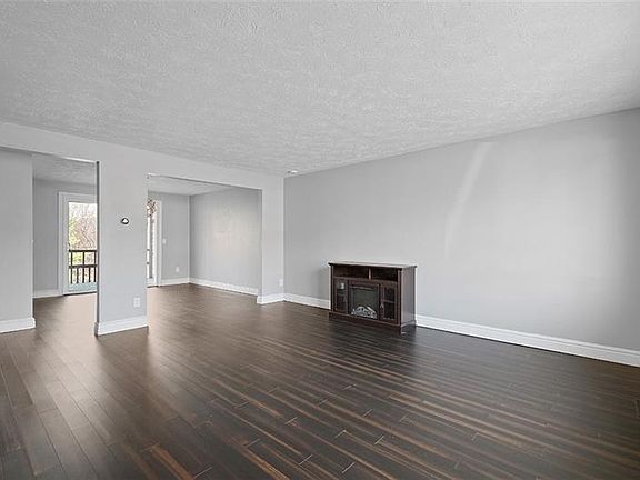 4th image of 4463 Laurel Oak Dr