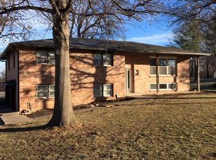 606 W 13th Ter, Carrollton, MO 64633