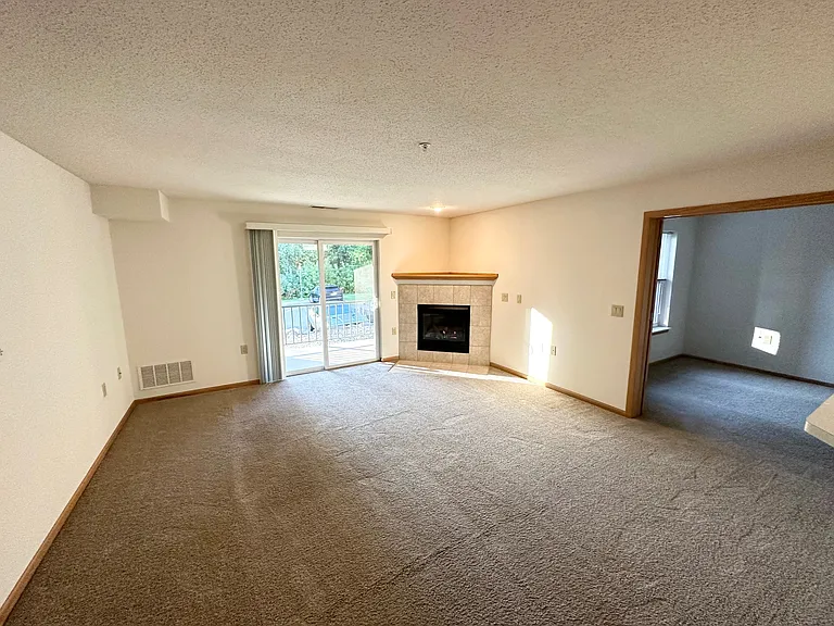 8550 Greenway Blvd #407 — Photo 1