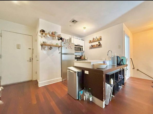 14 Meserole St APT 1A