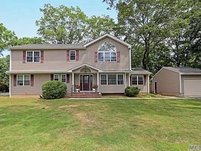 11 Pine St, Commack, NY, 11725