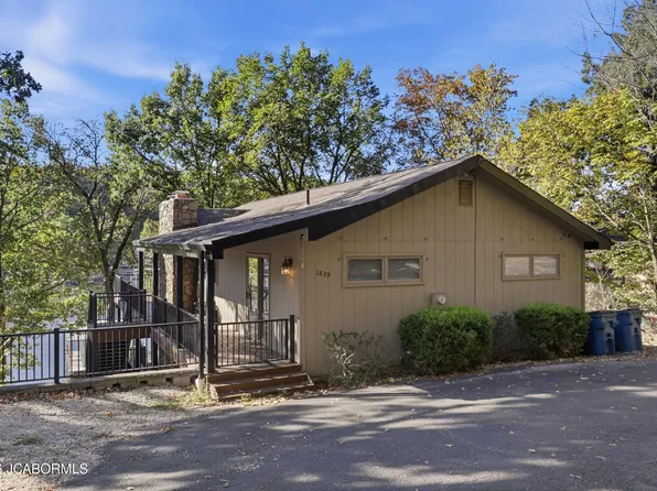 1839 Southview Shores Dr, Osage Beach, MO 65065