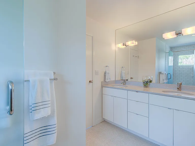 35 Gardiners Ln — Photo 13