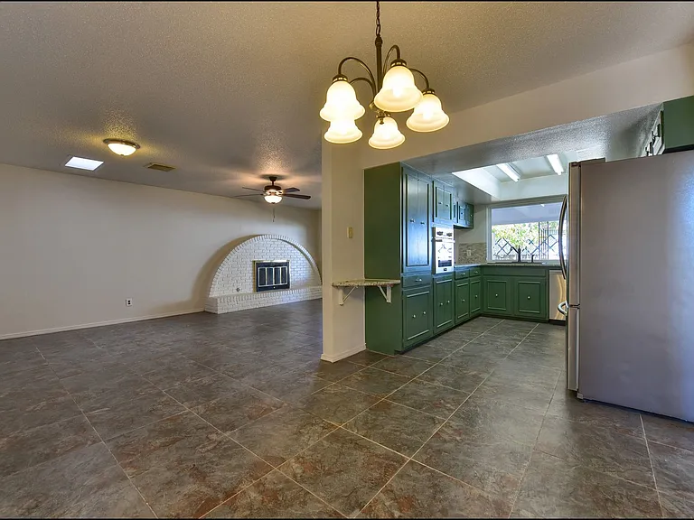 3433 Clearview Ln — Photo 10