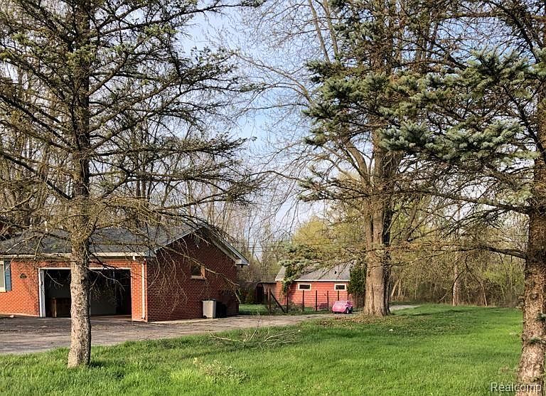 3315 Denton Rd, Canton, MI 48188 MLS 20230045784 Zillow