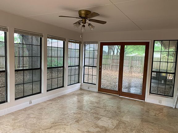 4th image of 913 W Northgate Dr
