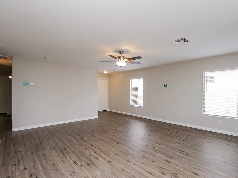 878 E Pollino St — Photo 4