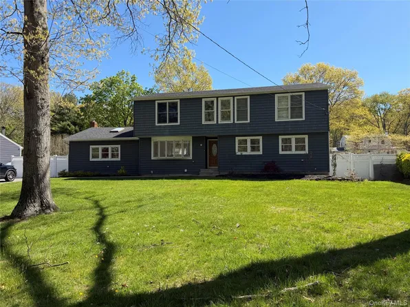 1189 Terry Rd, Ronkonkoma, NY 11779