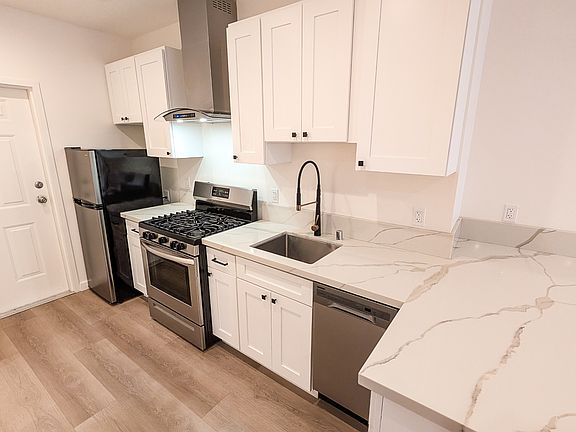 3rd image of 1477 California St #7