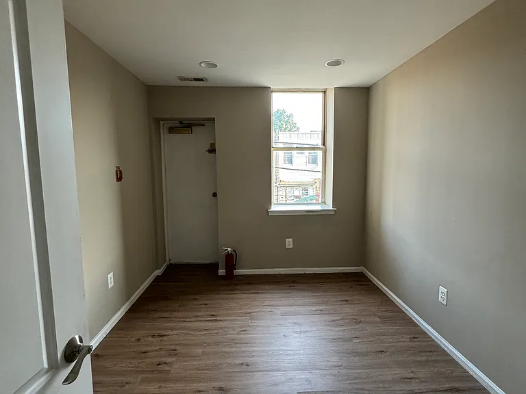 4719 Chestnut St #C1 — Photo 10