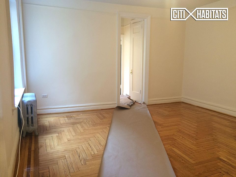 2nd image of 810 W 183rd St APT 4A