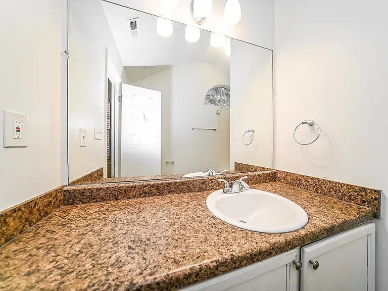 642 Beaver Run Trce — Photo 10