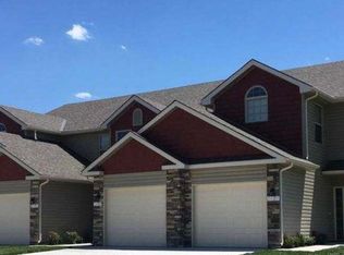 2111 SW Timbertrace Ln, Lees Summit, MO 64082