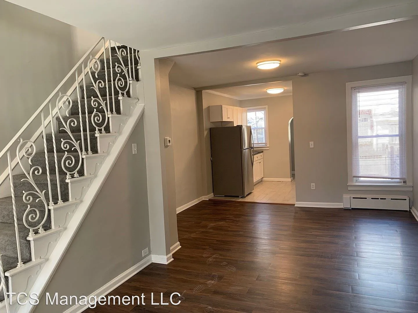 2250 E Monmouth St photo 1
