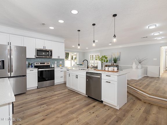 4th image of 9425 WHITTINGTON Drive