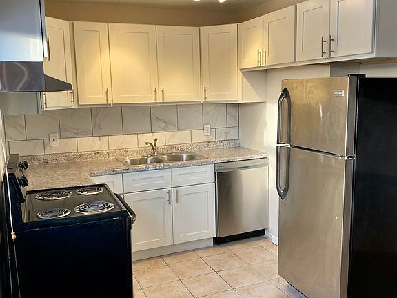 2nd image of 3230 Nicollet Ave APT 310