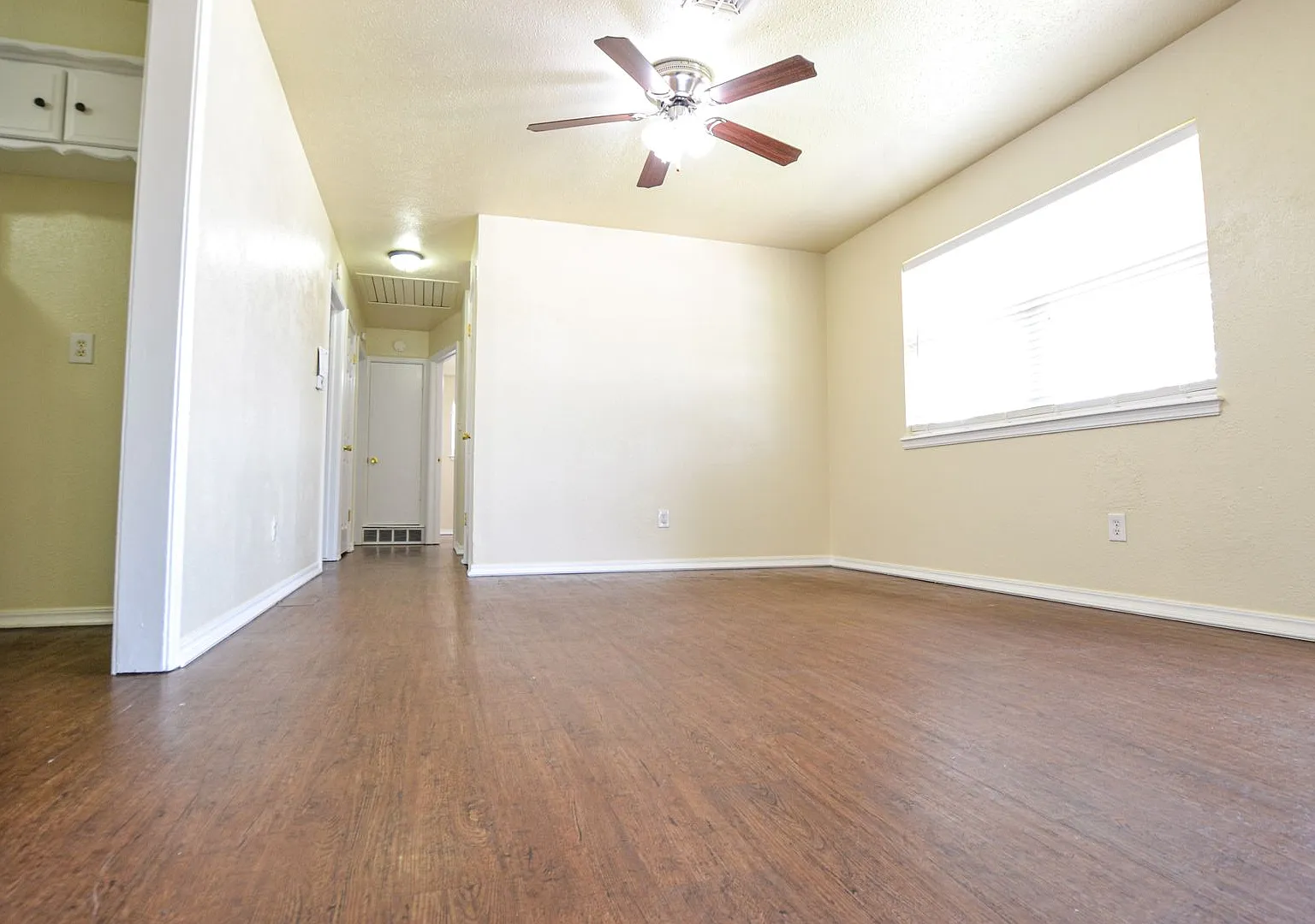 Cozy 4-Bedroom Home Near Oklahoma City Community College — Photo 3