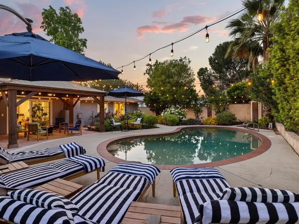 8420 Cozycroft Ave, Winnetka, CA 91306