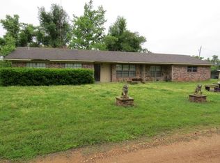 2622 E 2084 Rd, Hugo, OK 74743