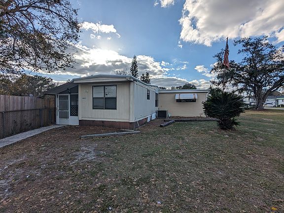 2nd image of 4621 Mundell Ave