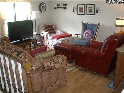 2nd image of 325 Trumbull Dr