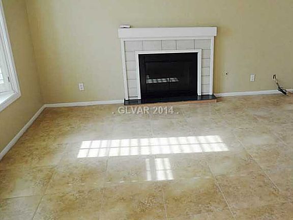 3rd image of 3148 Regal Oak Dr