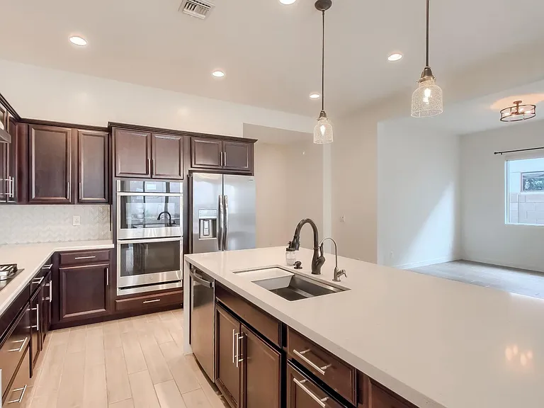1005 E Paseo Way — Photo 25