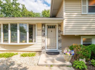 1027 S Springinsguth Rd, Schaumburg, IL 60193