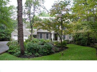 8 Lexington Ct, Medford, NJ 08055