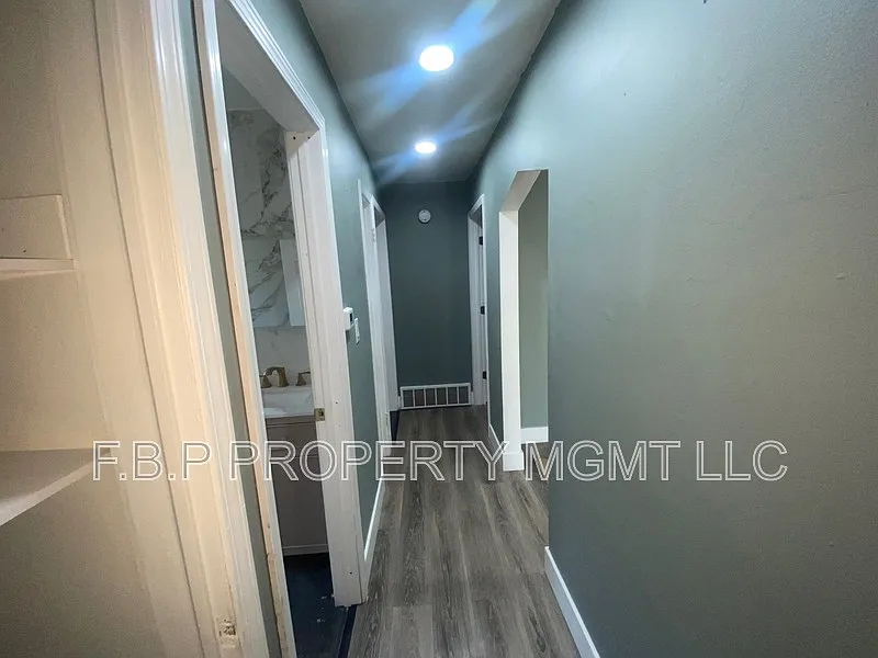2 bed, 1.0 bath, 762 sqft, $1,150 — Photo 4