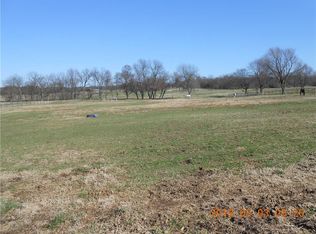 11488 Viney Grove Rd, Prairie Grove, AR 72753