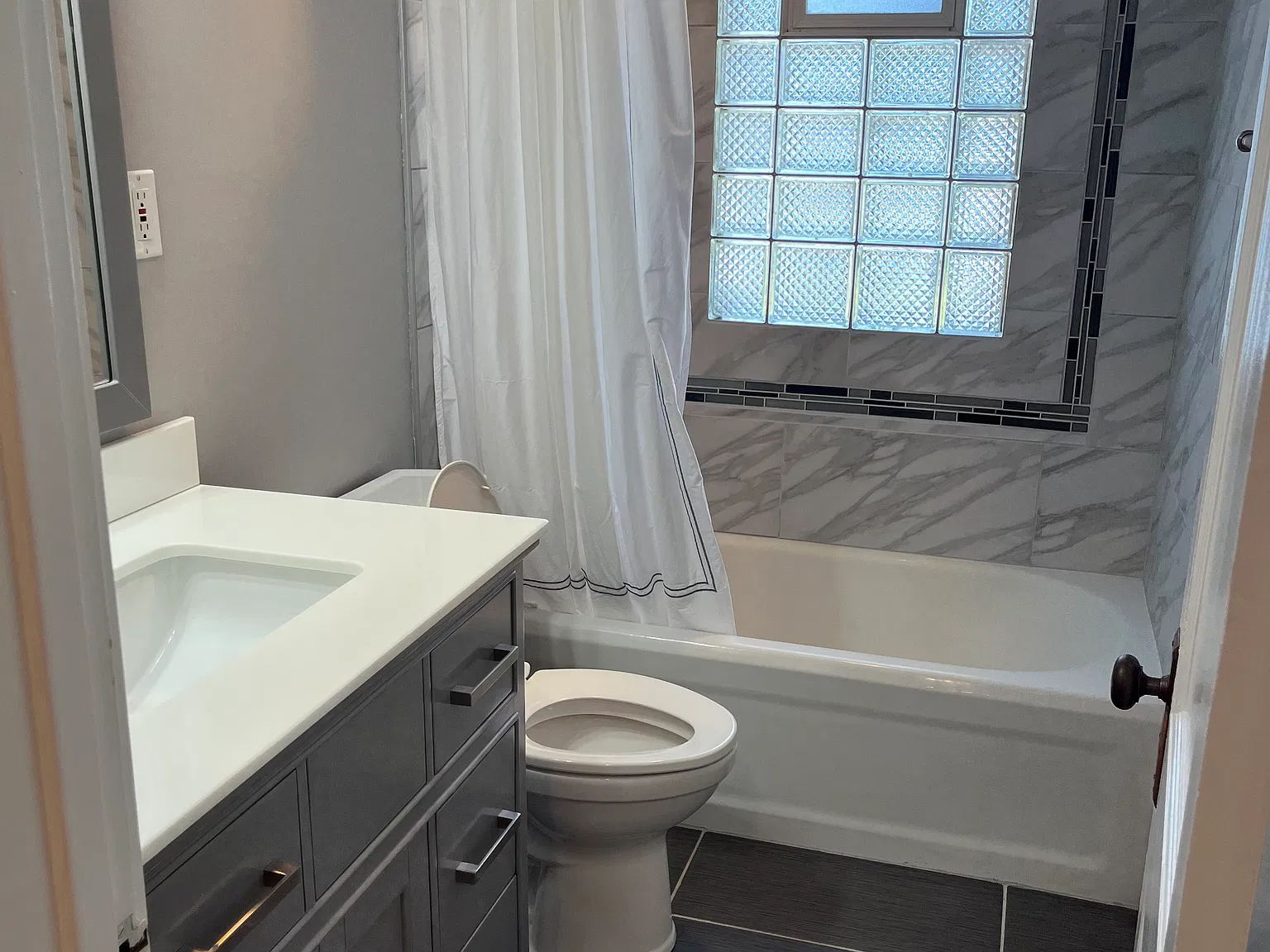 3 bed, 1400 sqft, $1,800 — Photo 4