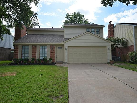 2nd image of 2715 Country Place Dr