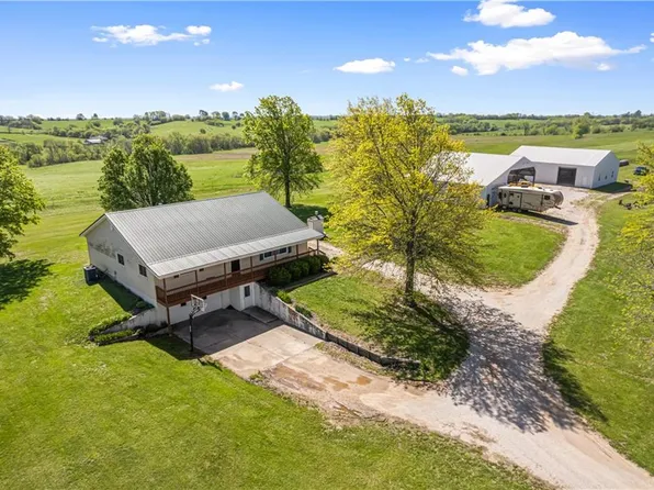 7724 Calvery Hill Rd, Odessa, MO 64076