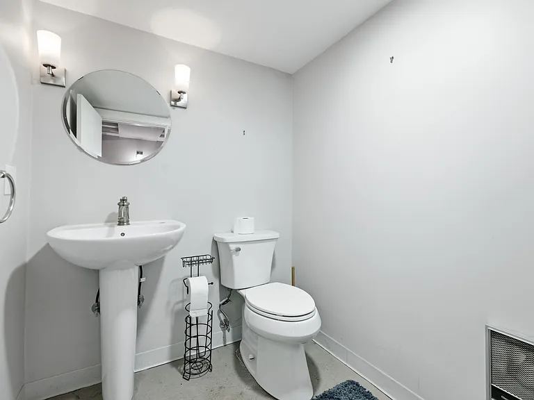 1110 Washington St — Photo 6