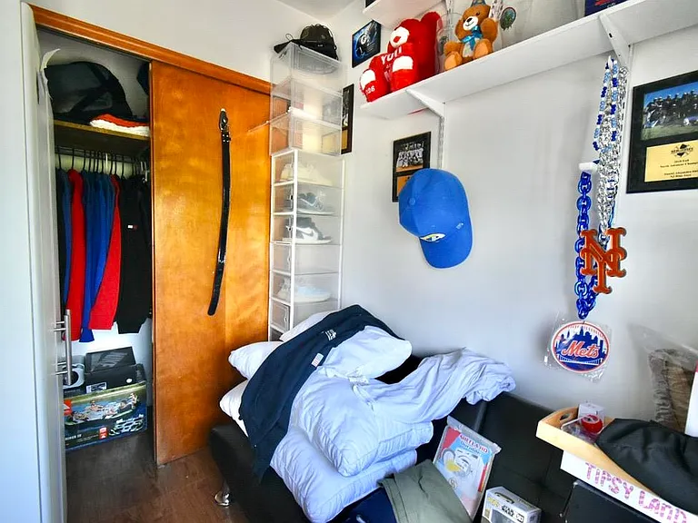 196 W 52nd St #2 — Photo 12
