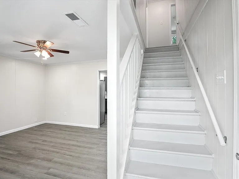 204 Kenway Dr — Photo 4