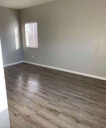 4th image of 4957 S Park Ave #206