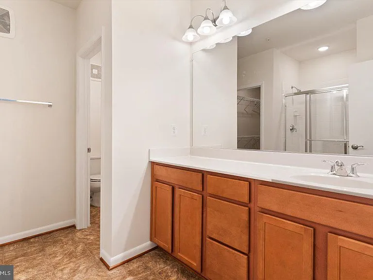 20532 Milbridge Ter — Photo 21