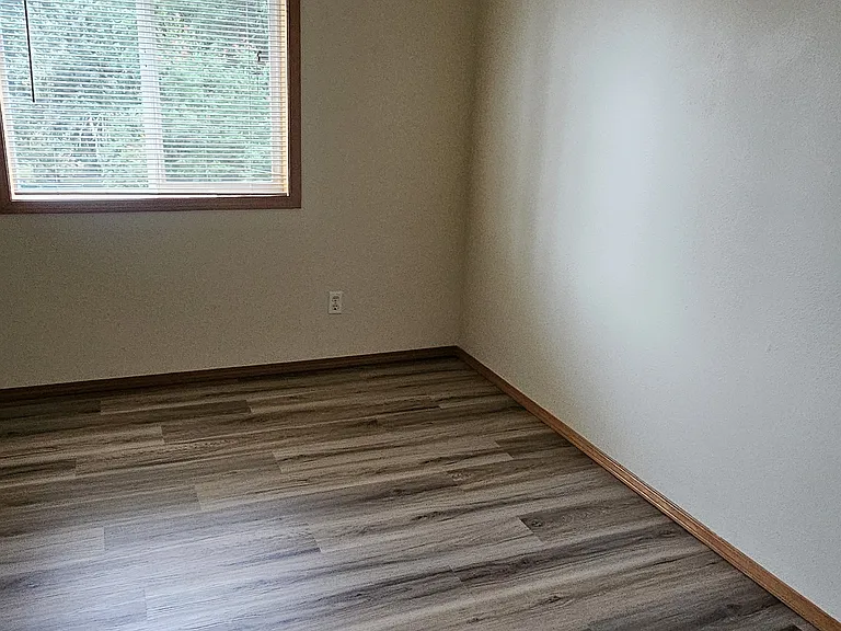 457 NE Knights Bridge Rd — Photo 20